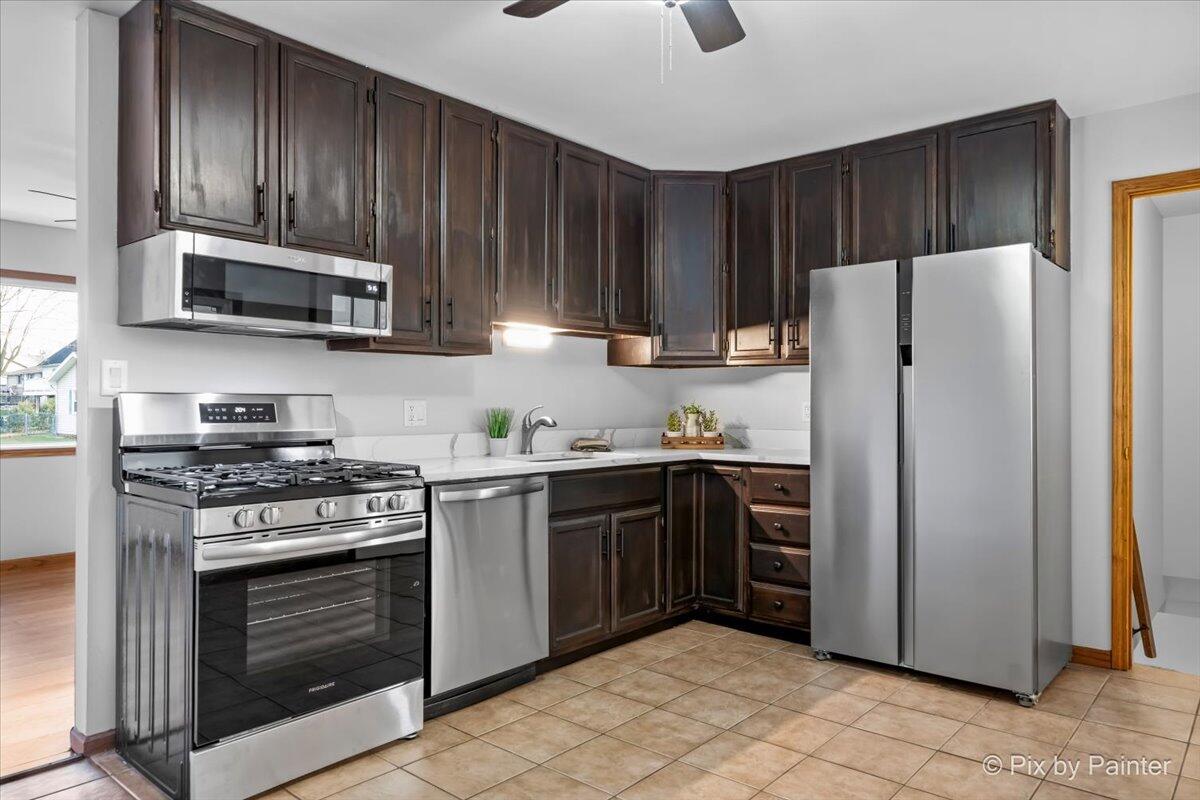 2807 Elizabeth Lane Twin Lakes, WI 53181 - Photo 7 of 28 07-PBP_1895