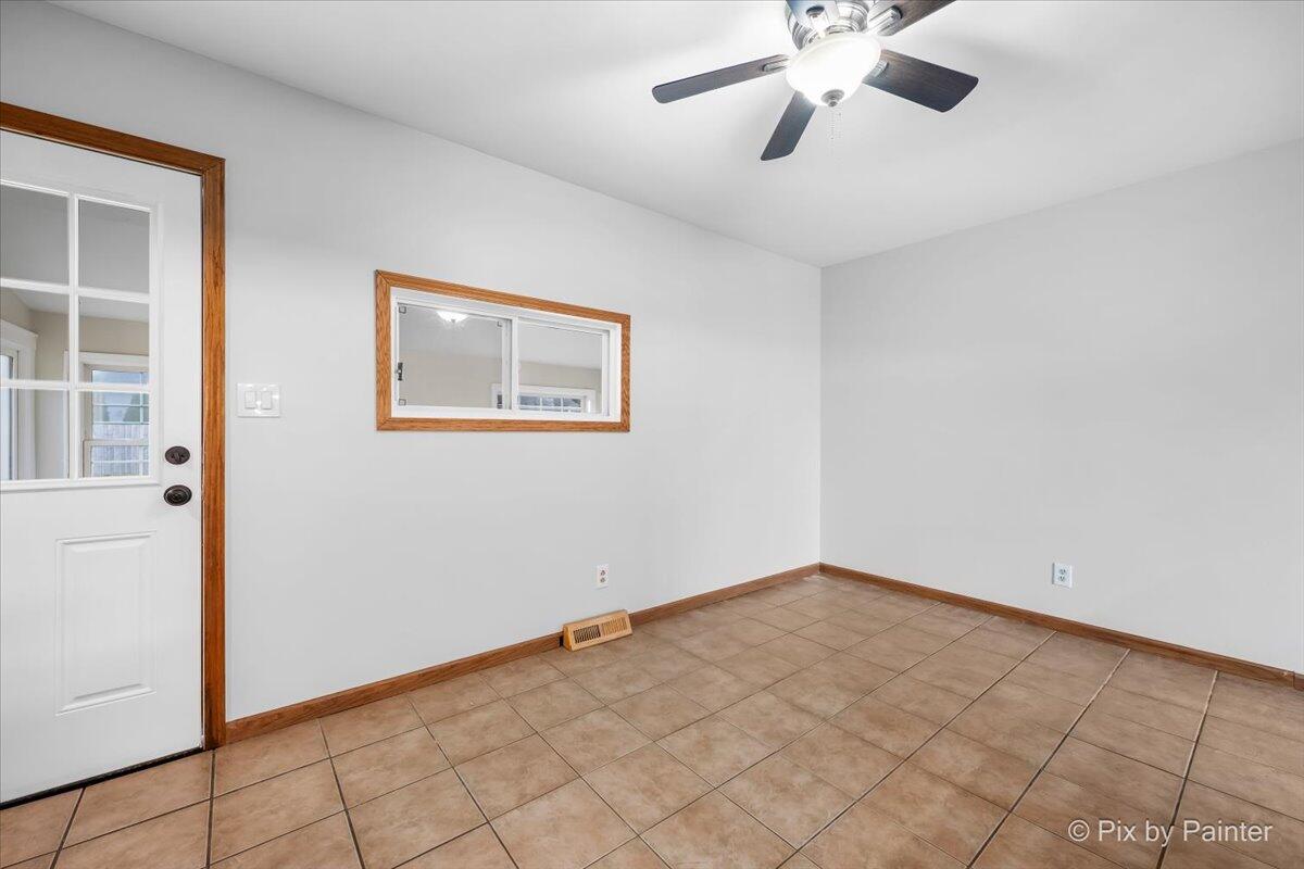 2807 Elizabeth Lane Twin Lakes, WI 53181 - Photo 9 of 28 09-PBP_1911