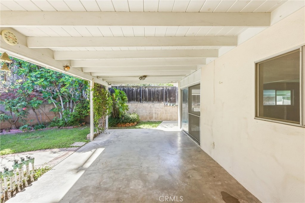 24673 Barton Road Loma Linda, CA 92354 - Photo 28 of 38 a view of a back yard of the house