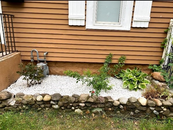 77 Fisher Street Springfield, MA 01109 - Photo 3 of 10 Gallery Image 3