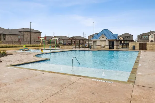 a view of a house with outdoor space