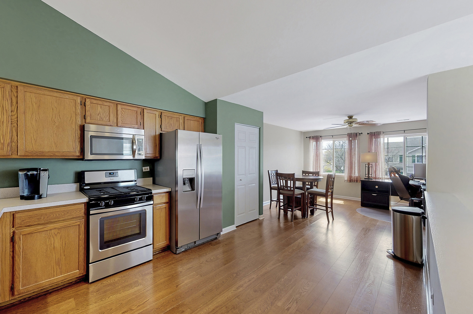 8120 Ripple Ridge, Unit 8120 Darien, IL 60561 - Photo 3 of 31