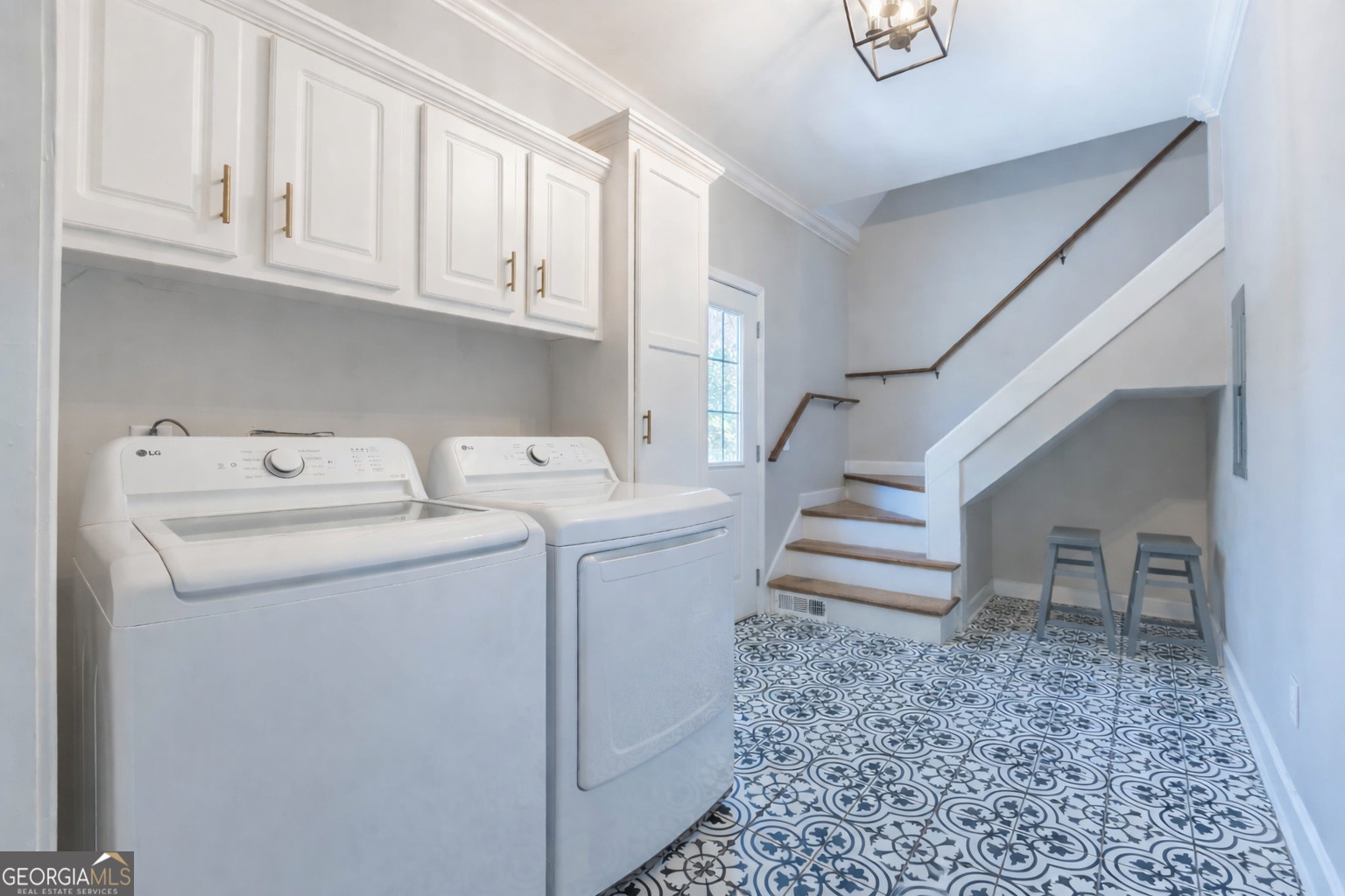 894 Highland Avenue Wadley, AL 36276 - Photo 8 of 26 a utility room with dryer and washer