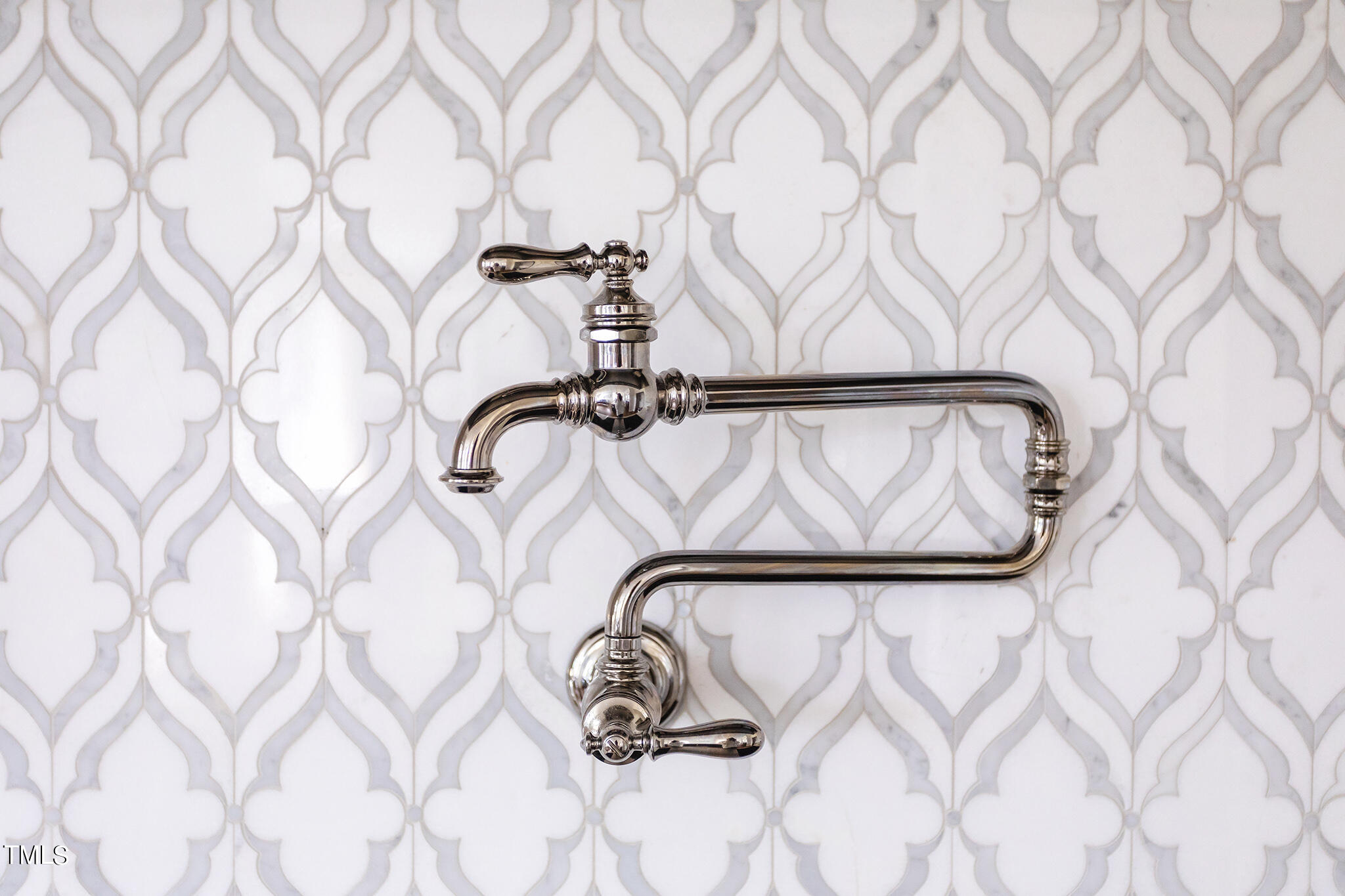 3125 Cornwall Road Durham, NC 27707 - Photo 42 of 99 a bathroom with a bathtub and a shower curtain