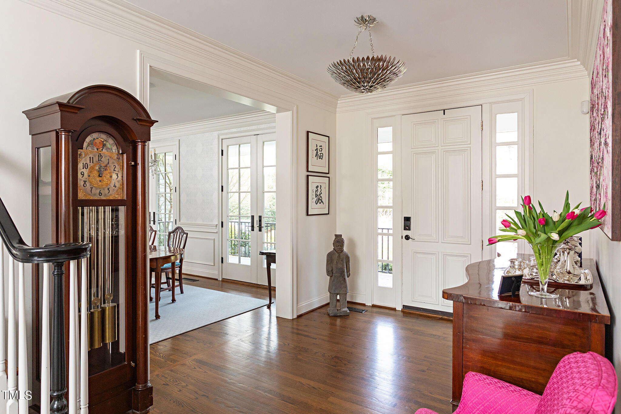 3125 Cornwall Road Durham, NC 27707 - Photo 6 of 99 a living room with furniture and a potted plant