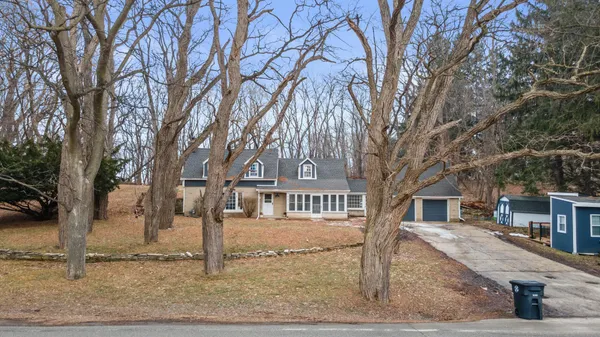 $399,900 | W204N6938 Lannon Road, Menomonee Falls, WI 53051