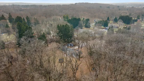 $399,900 | W204N6938 Lannon Road, Menomonee Falls, WI 53051