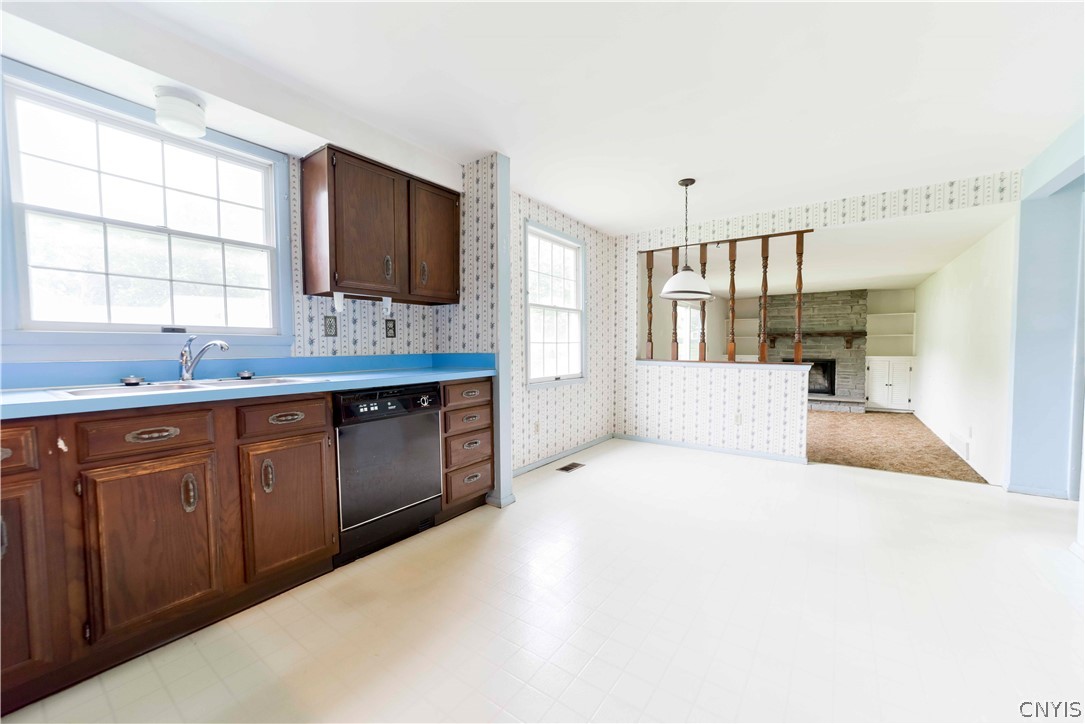 8296 Swallow Path Liverpool, NY 13090 - Photo 15 of 49 Gallery Image 15