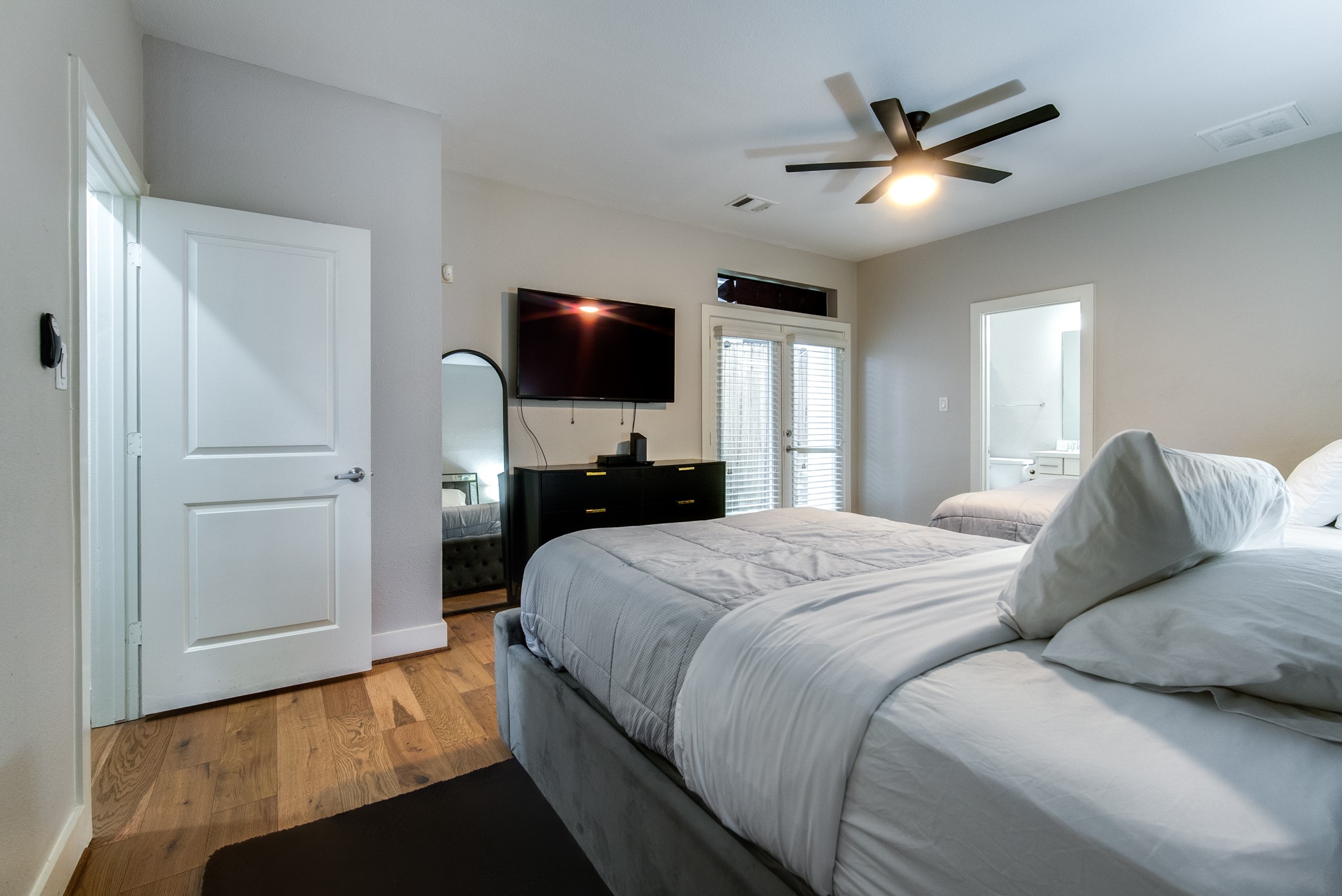 1205 Detering Street Houston, TX 77007 - Photo 6 of 50
