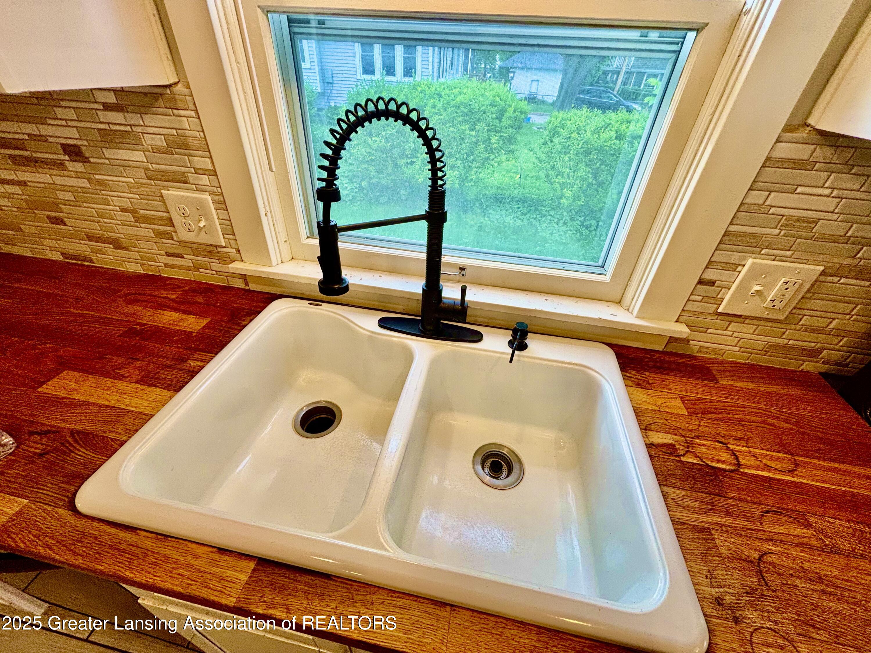 1519 Osborn Road Lansing, MI 48915 - Photo 31 of 72 IMG_4953 2