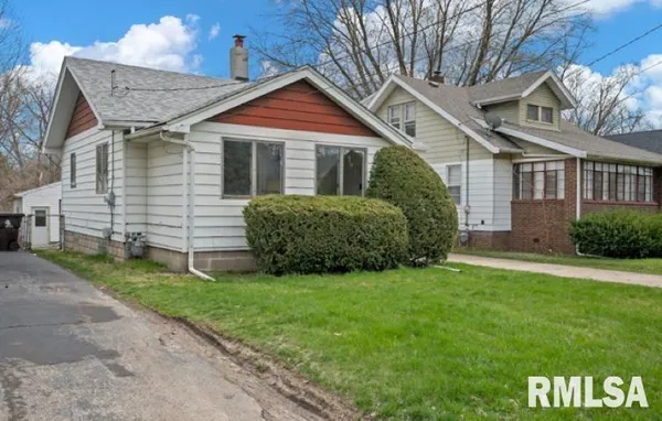 $980 | 2212 North Ellis Street, Peoria, IL 61604