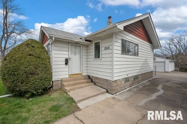 $980 | 2212 North Ellis Street, Peoria, IL 61604