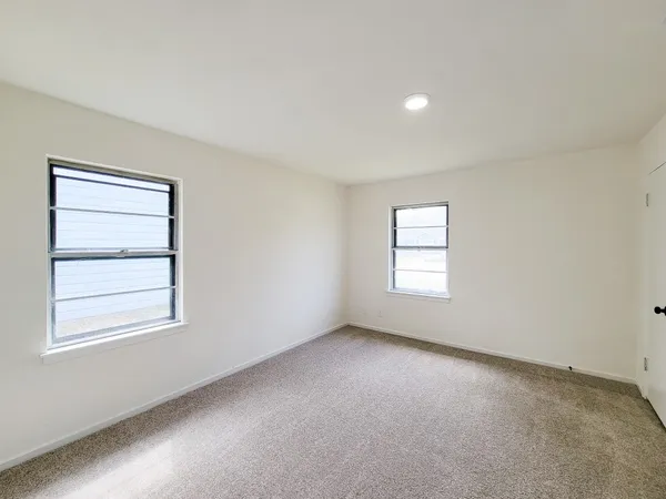 $2,000 | 301 Cypress Street, Lake Jackson, TX 77566