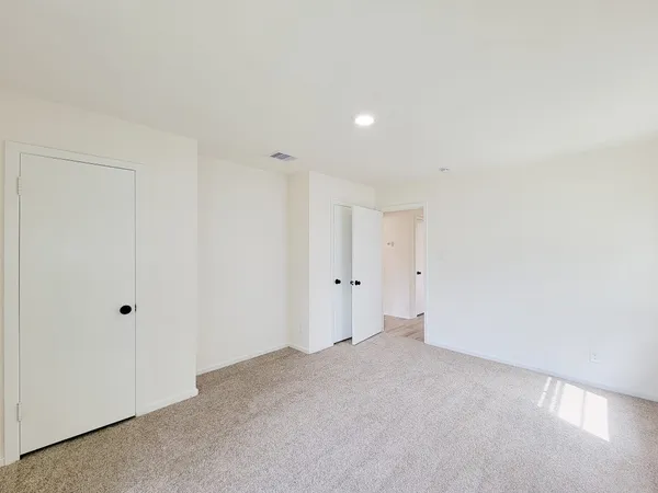 $2,000 | 301 Cypress Street, Lake Jackson, TX 77566