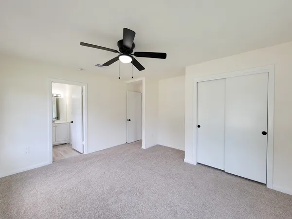 $2,000 | 301 Cypress Street, Lake Jackson, TX 77566