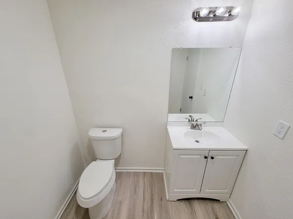 $2,000 | 301 Cypress Street, Lake Jackson, TX 77566