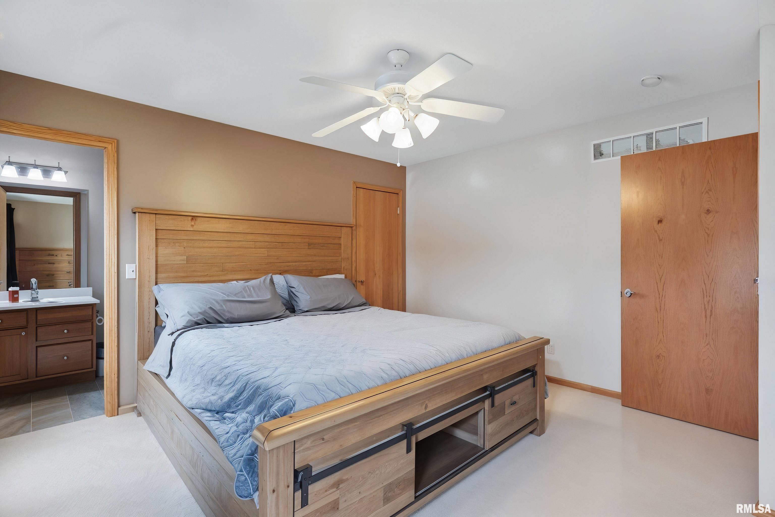 2613 Revo Road Davenport, IA 52806 - Photo 23 of 34 Gallery Image 23