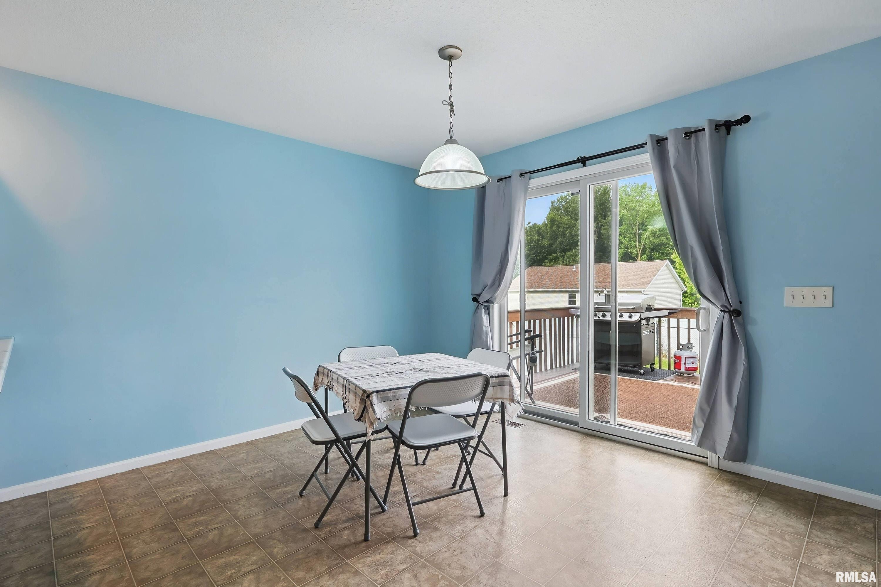2613 Revo Road Davenport, IA 52806 - Photo 8 of 34 Gallery Image 8