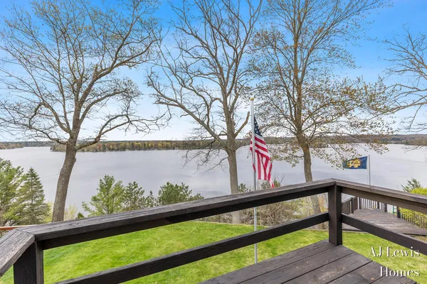 $450,000 | 5330 Woodside Drive, Newaygo, MI 49337