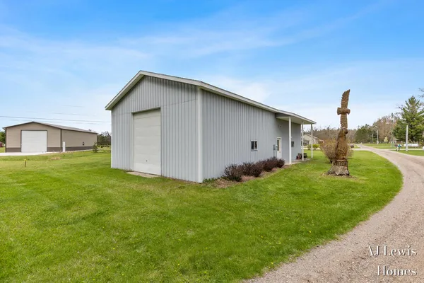 $450,000 | 5330 Woodside Drive, Newaygo, MI 49337