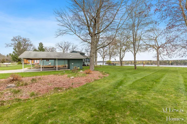 $450,000 | 5330 Woodside Drive, Newaygo, MI 49337