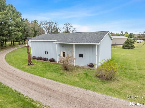 $450,000 | 5330 Woodside Drive, Newaygo, MI 49337