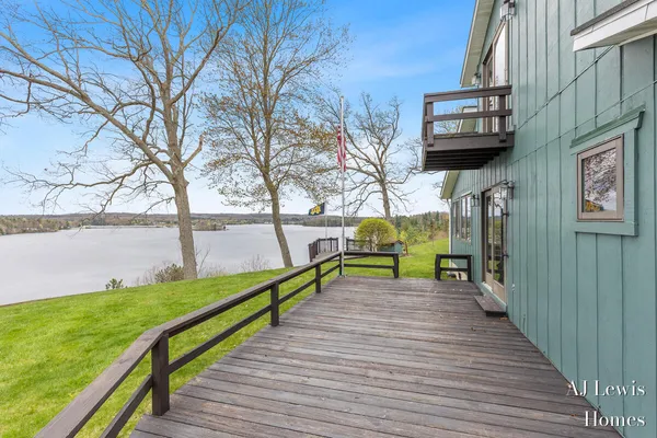 $450,000 | 5330 Woodside Drive, Newaygo, MI 49337