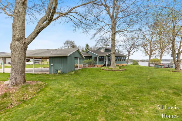 $450,000 | 5330 Woodside Drive, Newaygo, MI 49337