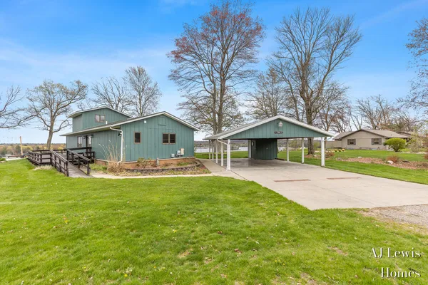 $450,000 | 5330 Woodside Drive, Newaygo, MI 49337