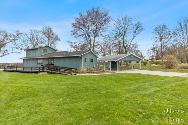 $450,000 | 5330 Woodside Drive, Newaygo, MI 49337