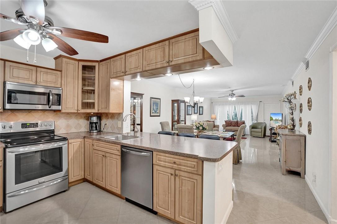 18871 Stewart Circle, Unit 7 Boca Raton, FL 33496 - Photo 3 of 22 Photo 3