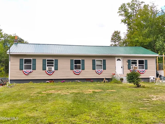 $269,000 | 3854 Highway 30, Amsterdam, NY 12010