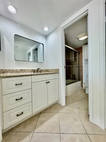 $298,000 | 3675 North Country Club Drive, Unit 2007, Aventura, FL 33180