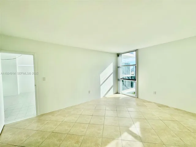 $298,000 | 3675 North Country Club Drive, Unit 2007, Aventura, FL 33180