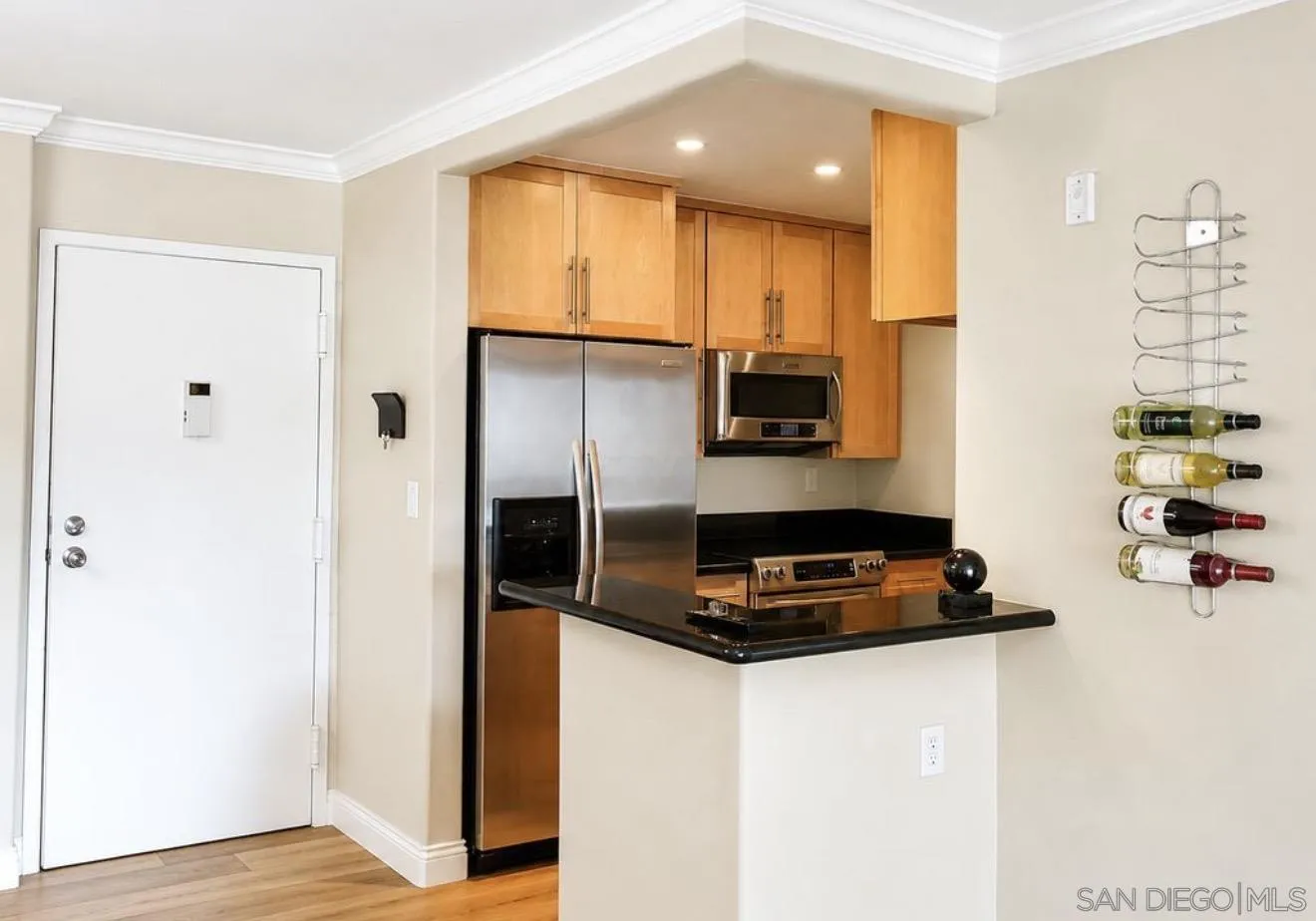 6191 Rancho Mission Road, Unit 108 San Diego, CA 92108 - Photo 5 of 27 Gallery Image 5