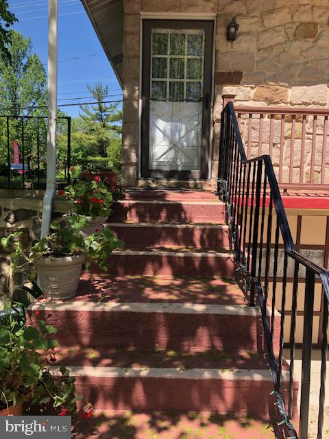 5815 Linglestown Road Harrisburg, PA 17112 - Photo 2 of 15 Back Entrance