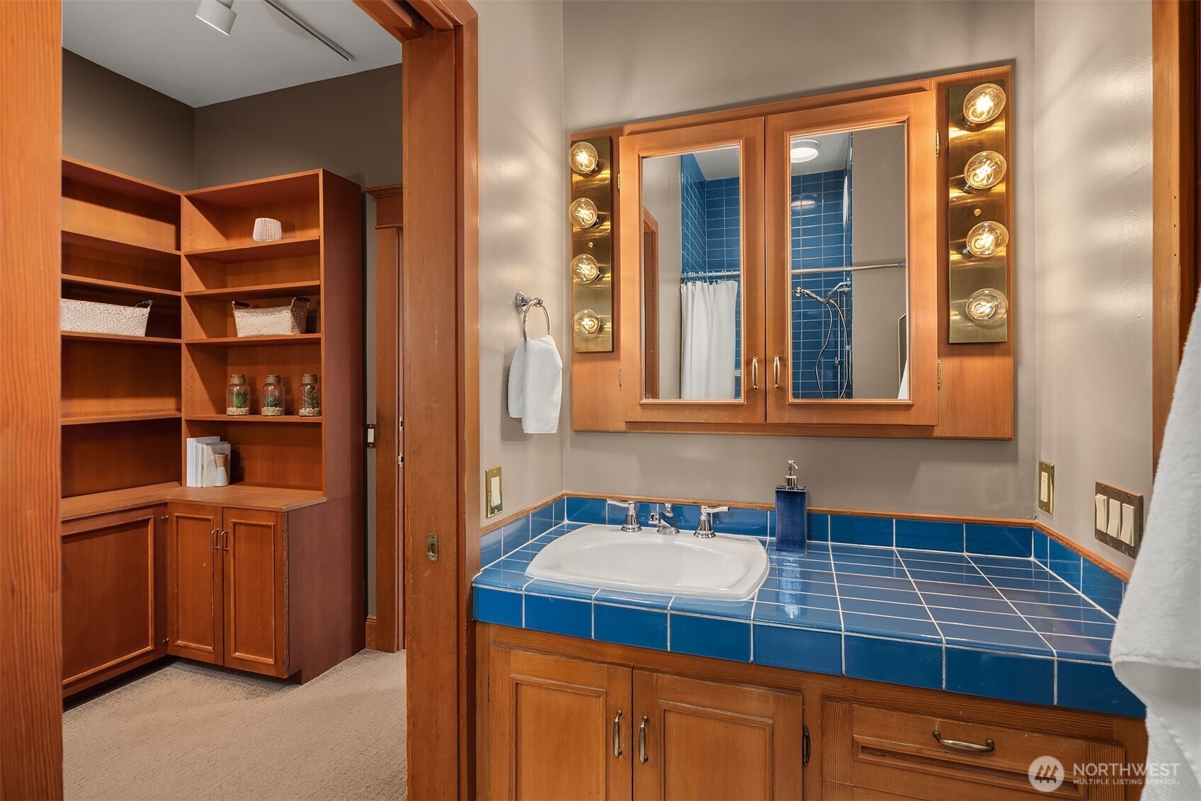 3608 12th Avenue West Seattle, WA 98119 - Photo 28 of 39