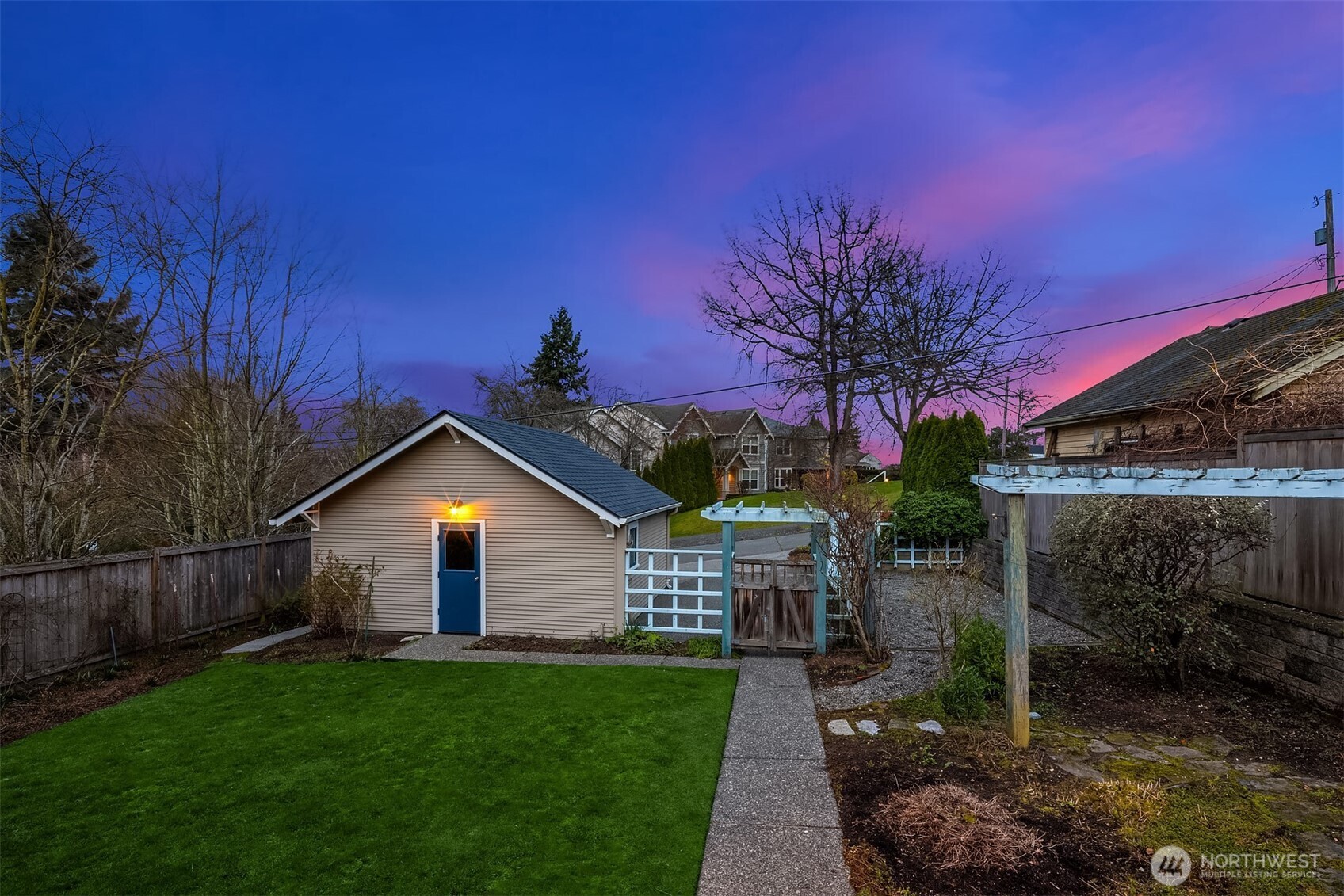 3608 12th Avenue West Seattle, WA 98119 - Photo 10 of 39