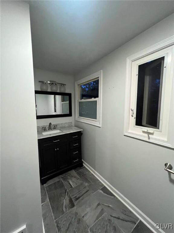 1554 Valley Road Bethlehem, PA 18018 - Photo 17 of 19 Full Bath