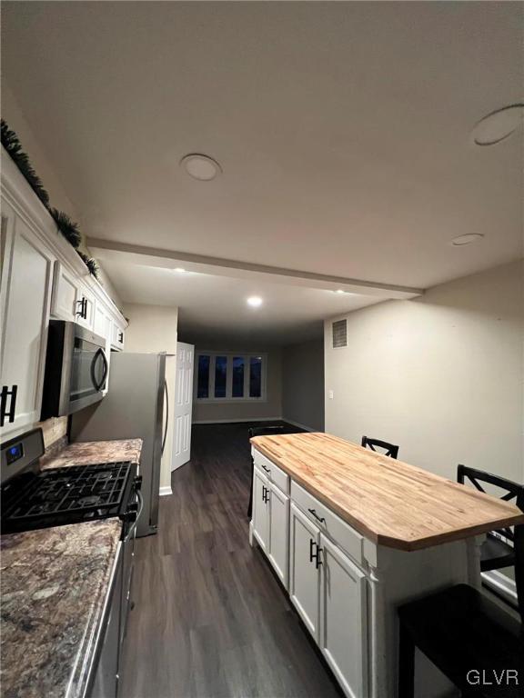 1554 Valley Road Bethlehem, PA 18018 - Photo 8 of 19 Kitchen