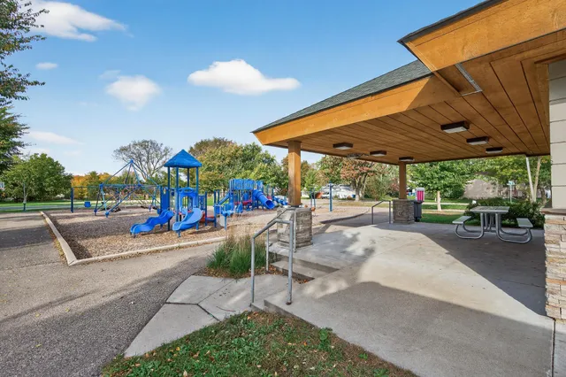 $124,900 | 920 9th Avenue South, Unit 5, Hopkins, MN 55343