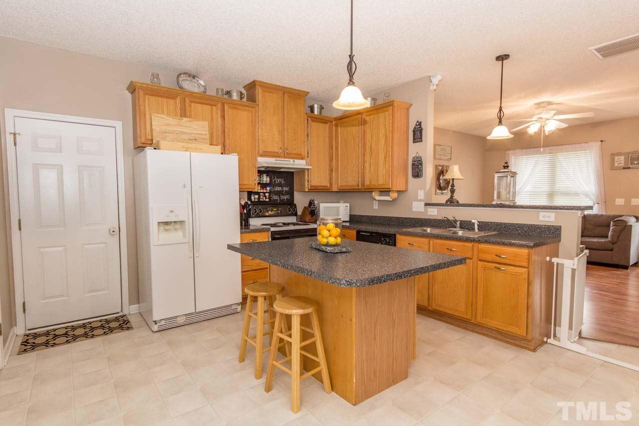 1106 Shackleton Road Apex, NC 27502 - Photo 8 of 22 Gallery Image 8