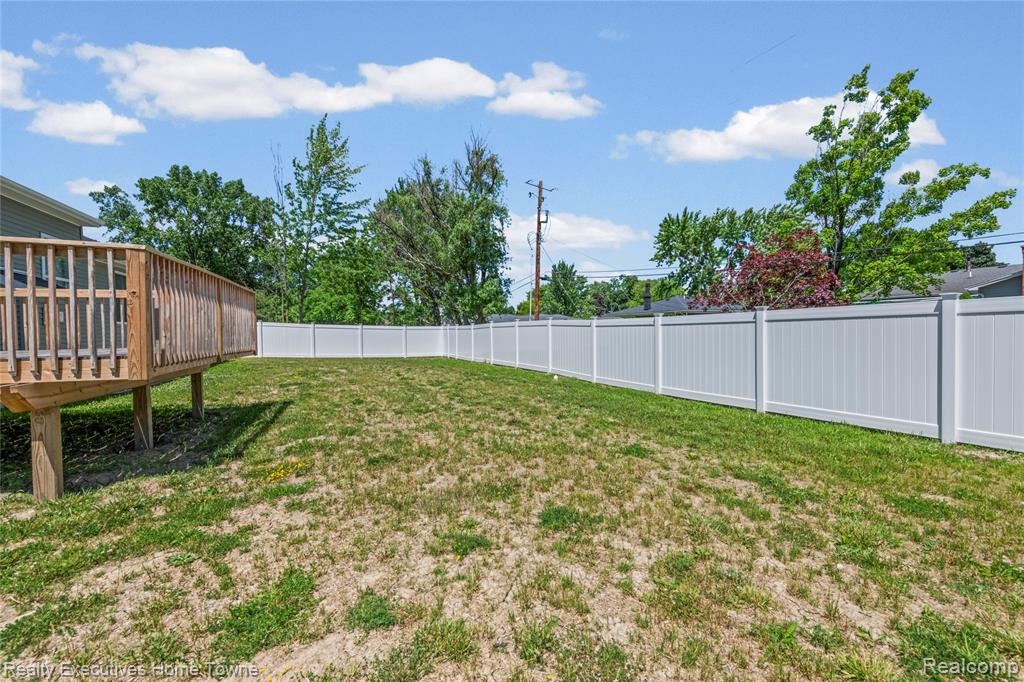 4429 River Road East China, MI 48054 - Photo 5 of 35