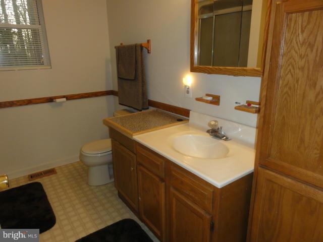 2255 Kings Landing Road Huntingtown, MD 20639 - Photo 13 of 18 Bath (Master)