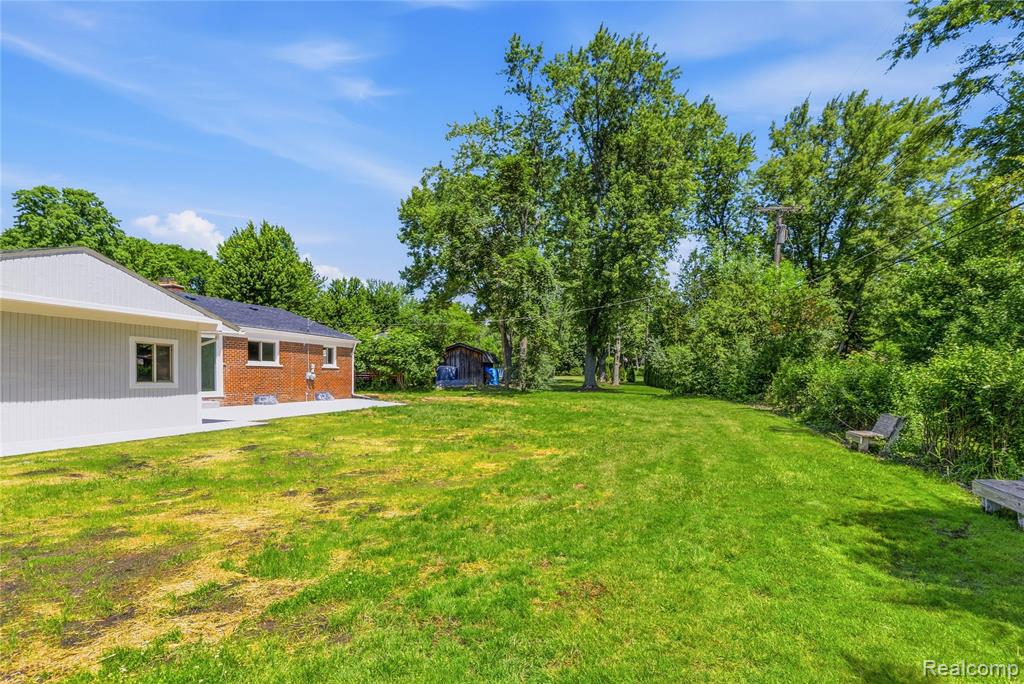 28264 Bayberry Road Farmington, MI 48331 - Photo 42 of 46