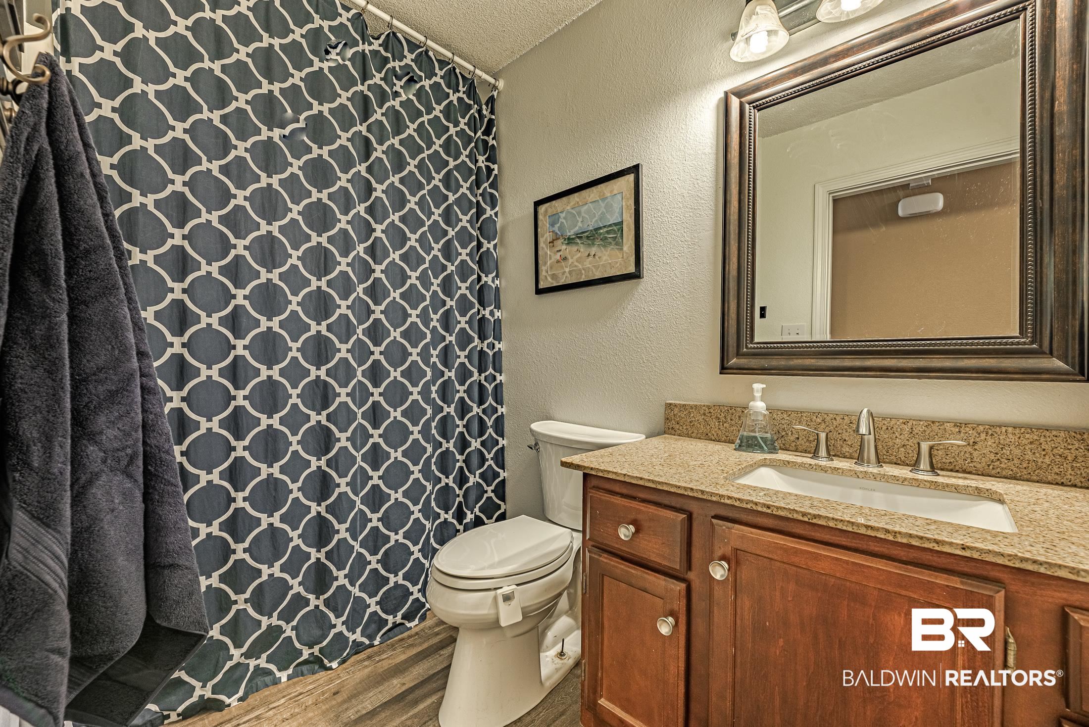 112 Pemberton Loop Fairhope, AL 36532 - Photo 27 of 33 Guest Bathroom