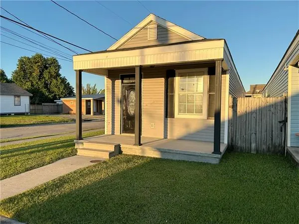$184,900 | 2101 Huey P Long Avenue, Gretna, LA 70053