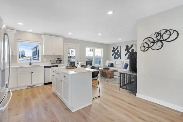 $415,000 | 8851 Granite Court, Woodbury, MN 55129