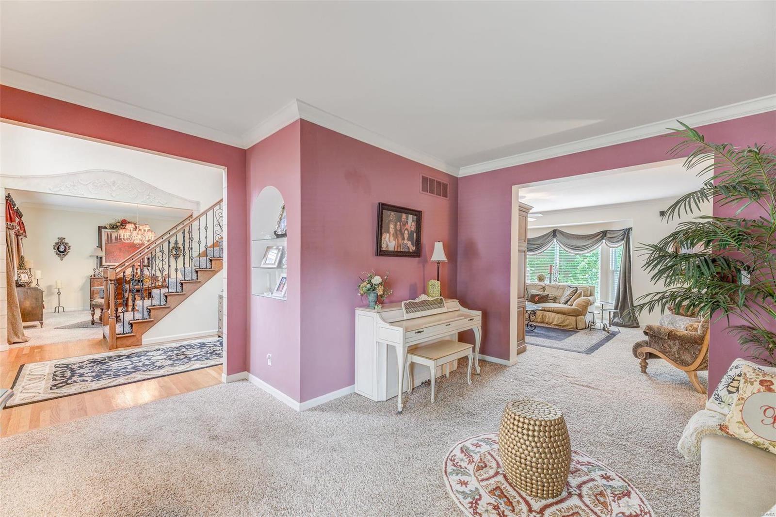 728 Castle Ridge Drive Ballwin, MO 63021 - Photo 3 of 25 Gallery Image 3