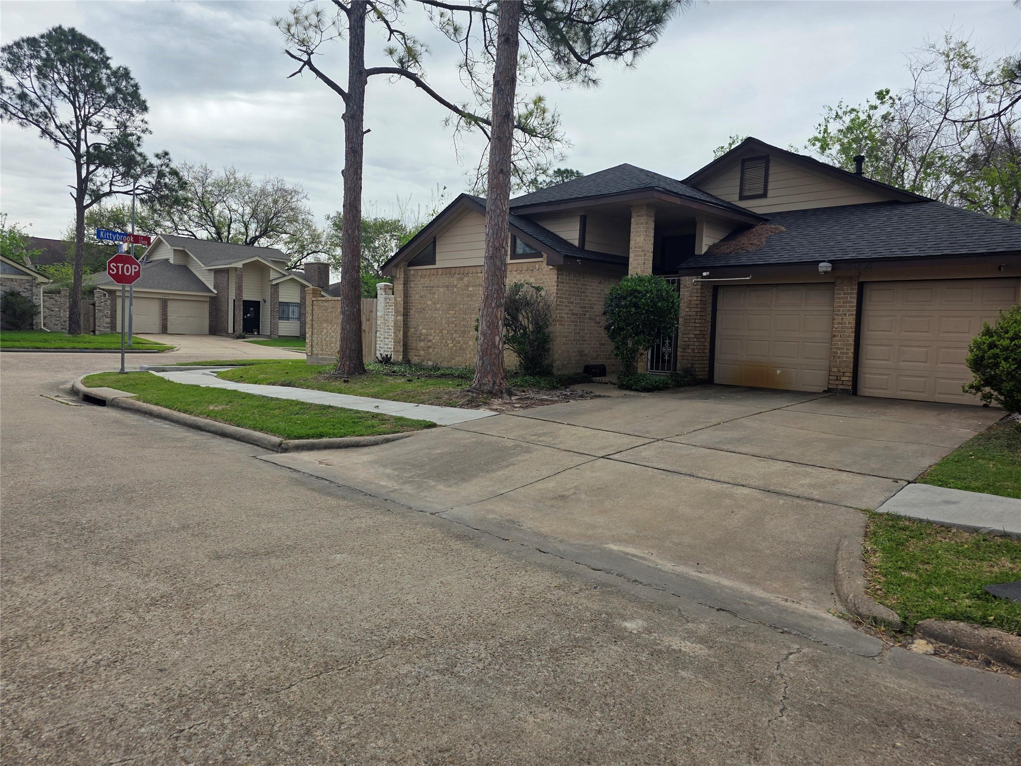 7803 La Rochelle Circle Houston, TX 77071 - Photo 5 of 9 a view of a house with a yard and large tree